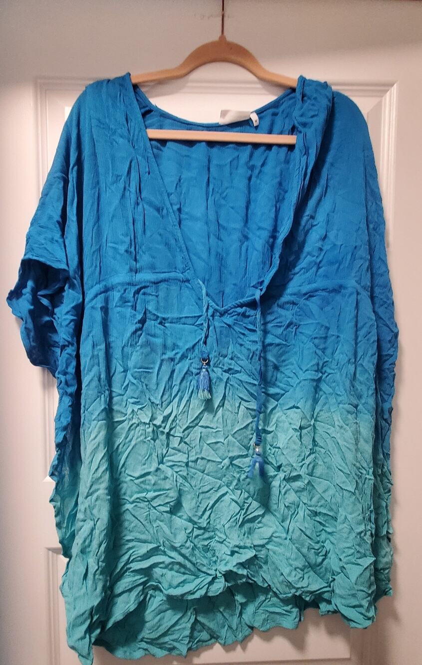 Bleu Rod Beattie Cover Up. Size M. A31